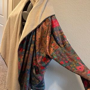 Natural Life Hooded Blanket Jacket / One Size